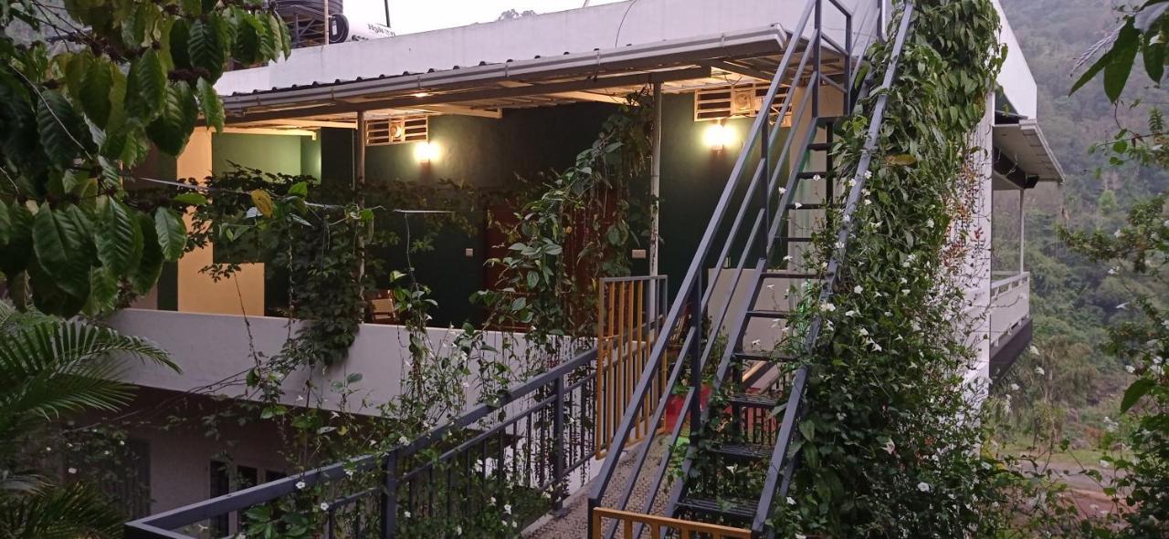 Riverbench Homestay Munnar, Anaviratty المظهر الخارجي الصورة